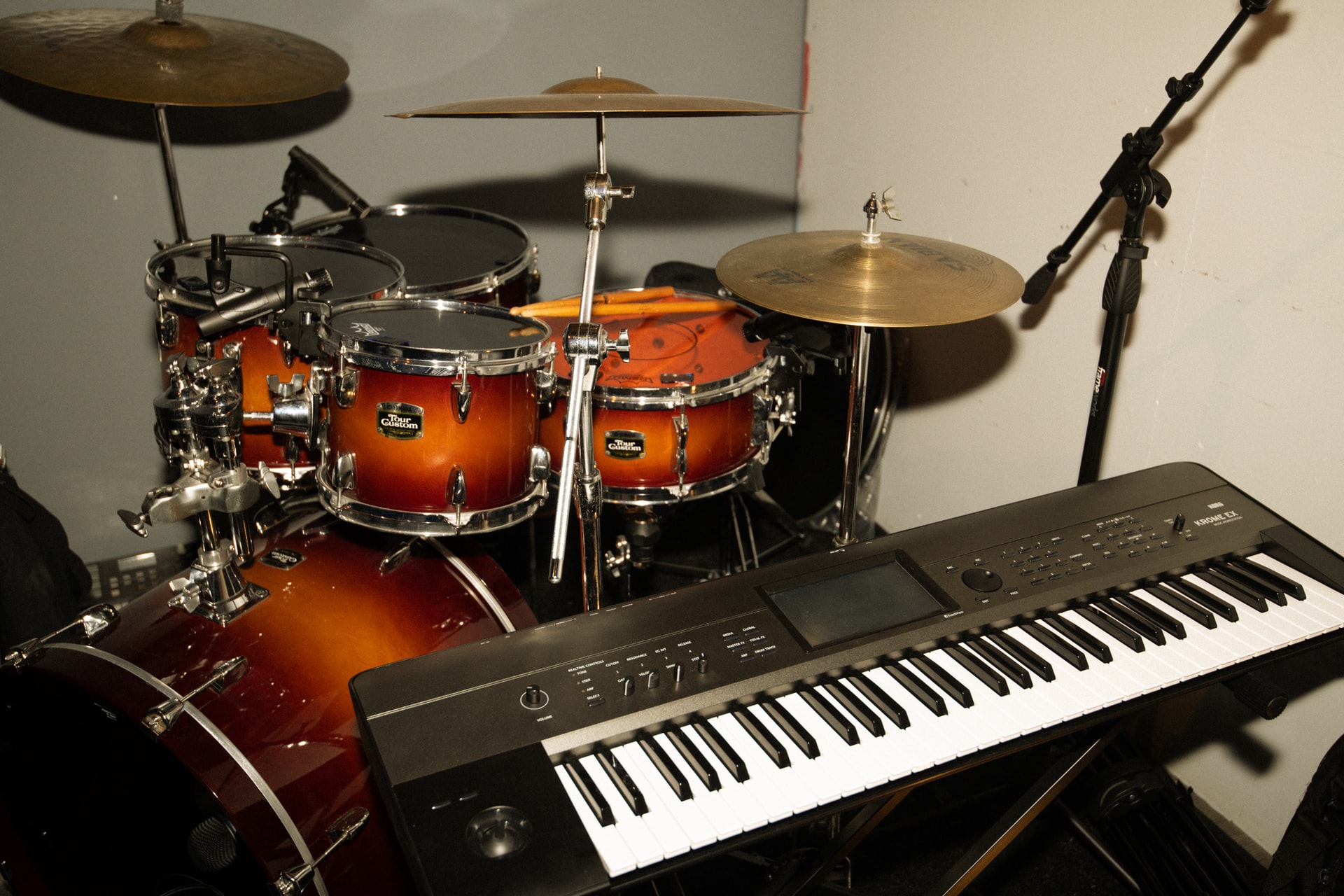 Musical Instrument Shops In Glasgow Are Setting The Standard - Sthig